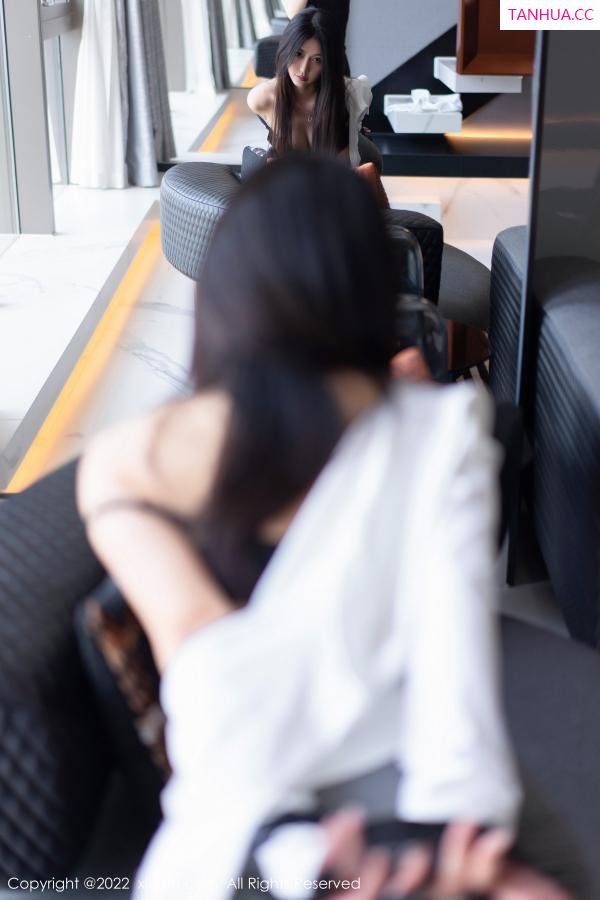 laura阿姣  [XiuRen]高清写真图 2022.11.02 No.5795 laura阿姣 黑丝美腿第64张图片
